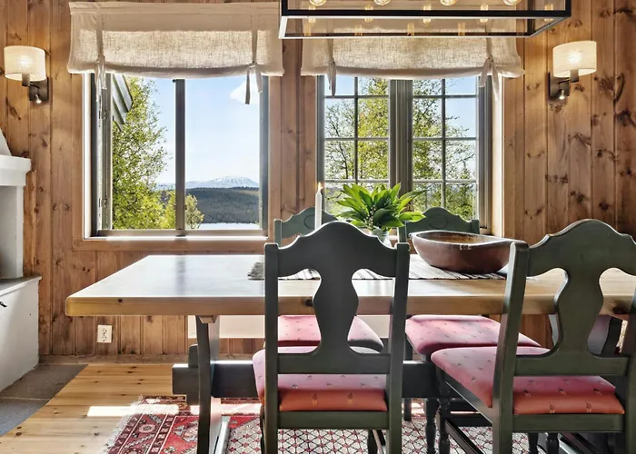 Mountain Cabin With Great Views Semesterbostad